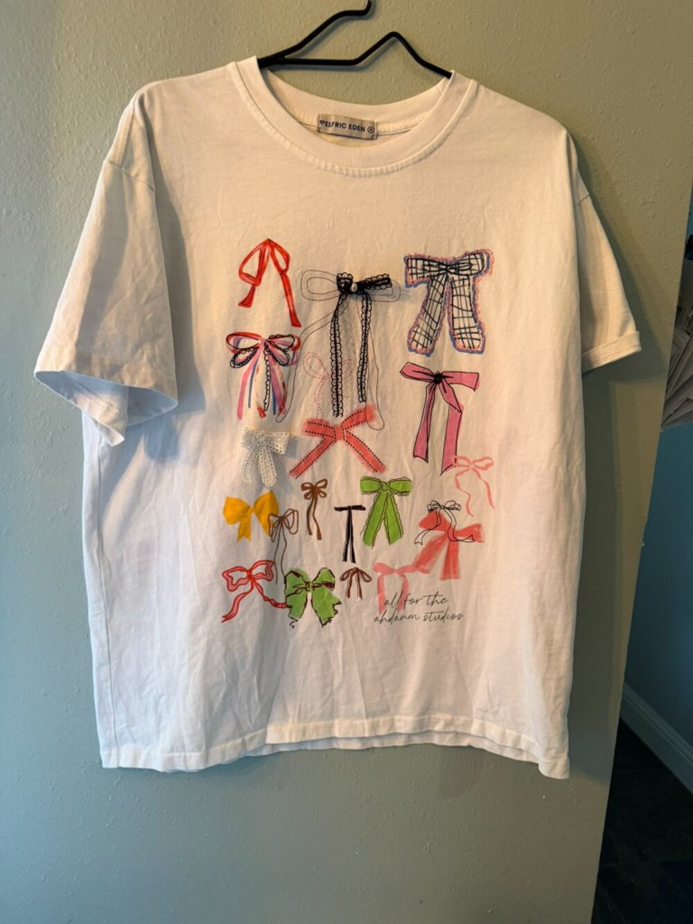 Aelfric Eden Bow Graphic Tee White Oversized Cotton Shirt Women’s Medium